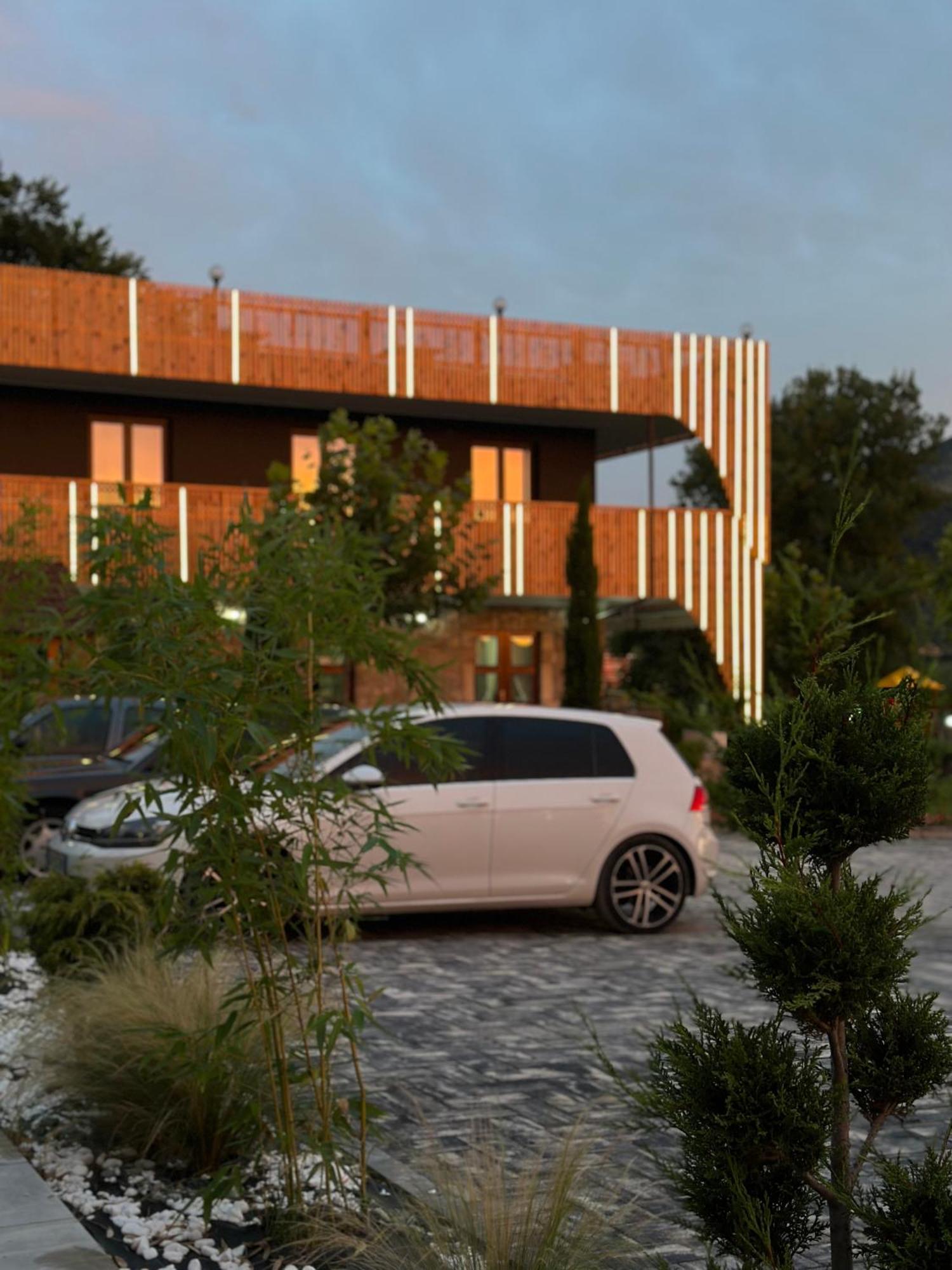 Hotel Restaurant Natyra E Qete Lezhe Exterior photo